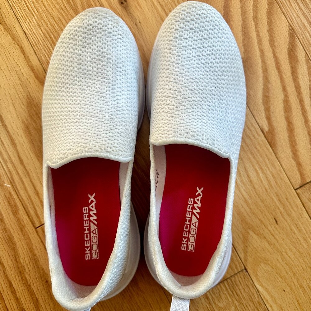 Skechers Women's Go Walk Joy White Sneaker